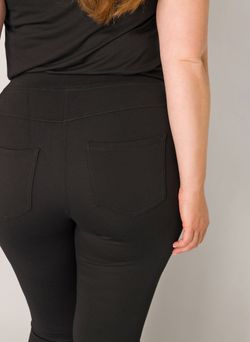 Farbe – Schwarz