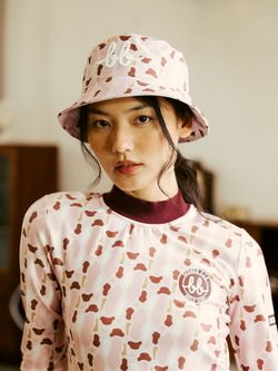 COLOUR – PINK