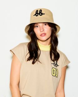 COLOUR – KHAKI