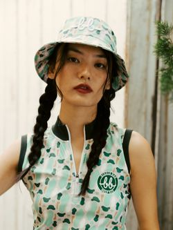COLOUR – GREEN
