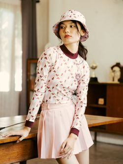 COLOUR – PINK