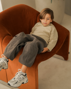 KLEUR – Brown