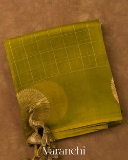 Colours – Mehendi Green