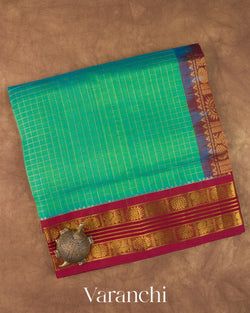Colours – Bright Emerald Green