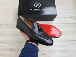 Color – Red Black