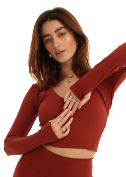 Ema Shrug – Red Velvet