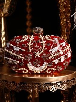 Color – Maroon