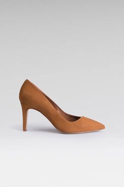 Maya Pump – Caramel Suede