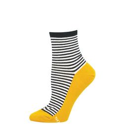 Color – Black/Gold