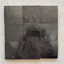 Colour – Noir Carbone