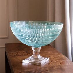 Color – Pale Blue & Clear