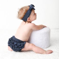 Color: – Navy