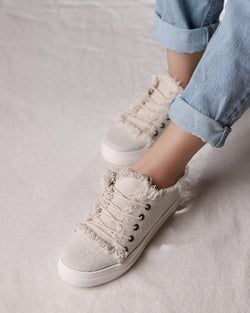 Also available in – Off-white