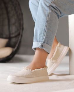 Colors – Off white