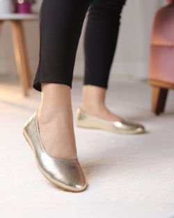 Also available in – Gold