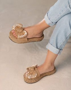 Also available in – Seashell