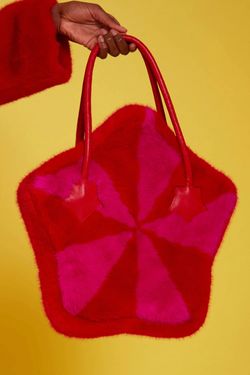 Selected Colour – Red