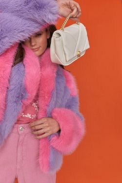 Selected Colour – Cream