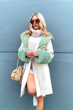 Selected Colour – Cream