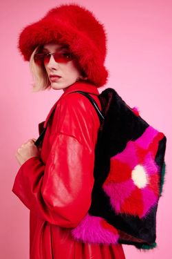 Selected Colour – Red