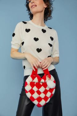 Selected Colour – Red - White