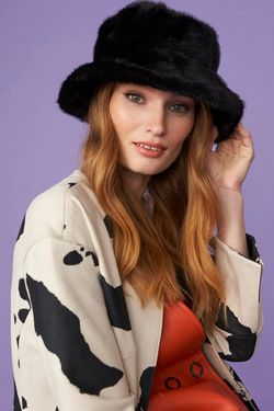 Selected Colour – Black