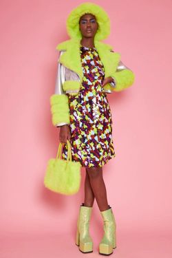 Selected Colour – Silver - Yellow