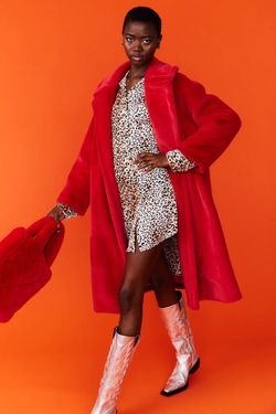 Selected Colour – Red