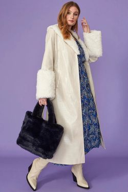 Selected Colour – Cream