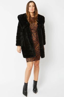 Selected Colour – Black