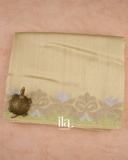 Colours – Ivory with Pastel Green