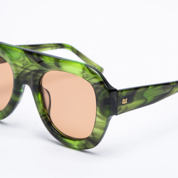CORLINE – EMERALD TORTOISE / CINNAMON