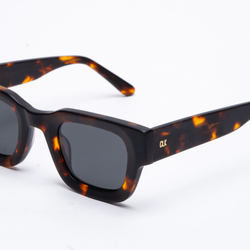 MATTE TORTOISE / GRAPHITE