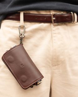 COLOR – BROWN