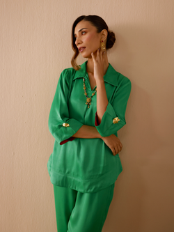 Color – Dark Green