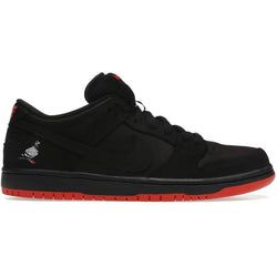 Model – Nike SB Dunk Low Black Pigeon