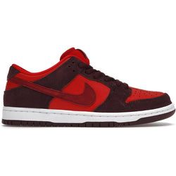 Model – Nike SB Dunk Low Cherry