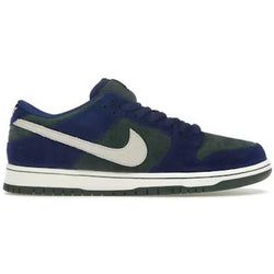 Model – Nike SB Dunk Low Deep Royal Blue