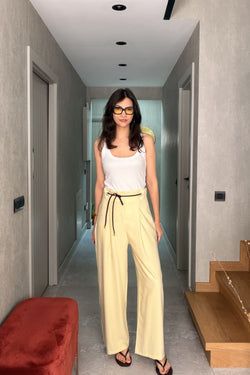 Kuşgözlü Kemerli Tensel Pantolon – Sarı