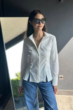 Yırtmaç Detaylı Gömlek – Beyaz