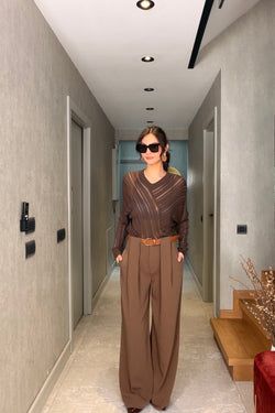 Kemerli Pileli Pantolon – Vizon