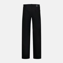 Colour – Black