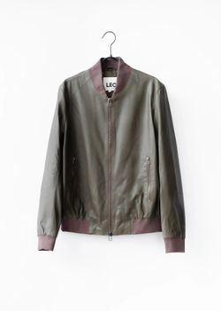 Farbe – Kaki