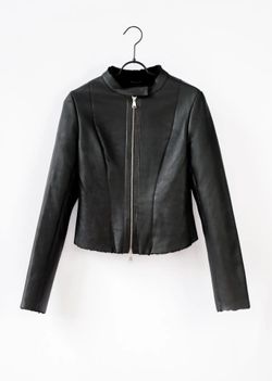 Farbe – Schwarz