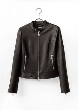 Farbe – Schwarz