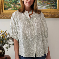 Color – White & Hunter Green