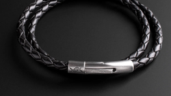 COLOR – Classic Black