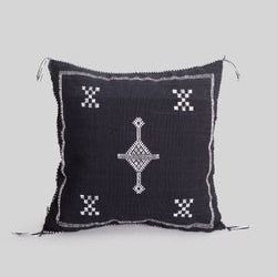 Finish – Black