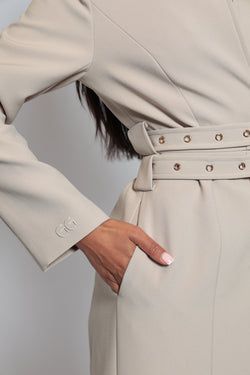 Colour – Almond