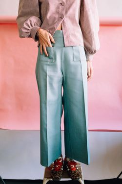 Olive pants – light blue jeans